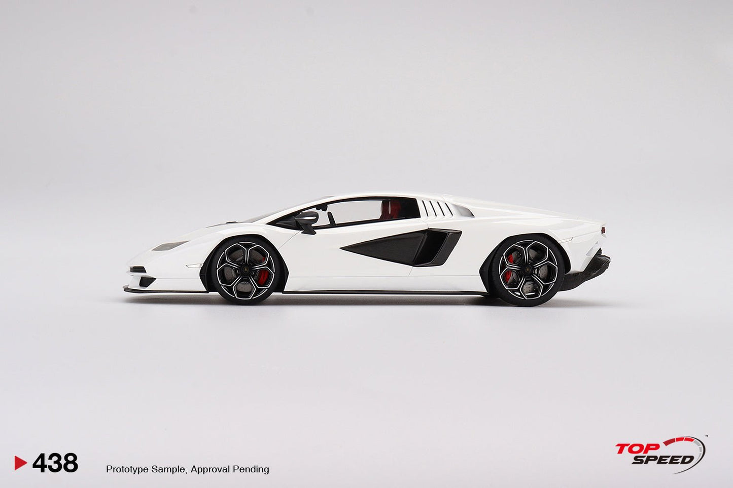 Lamborghini Countach LPI 800-4 Bianco Siderale