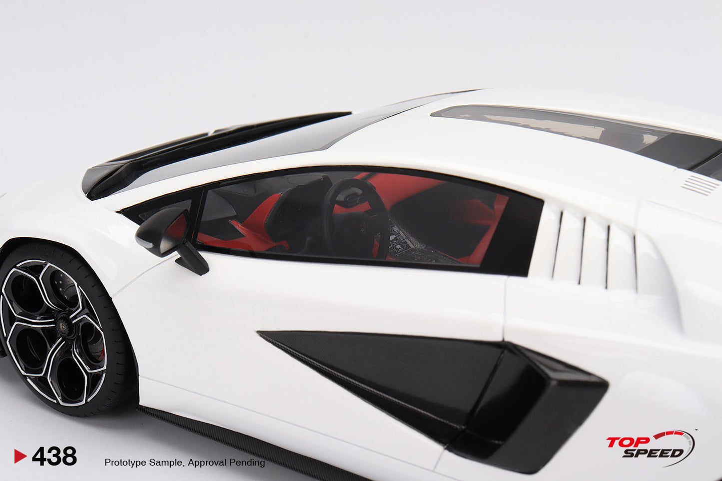 Lamborghini Countach LPI 800-4 Bianco Siderale