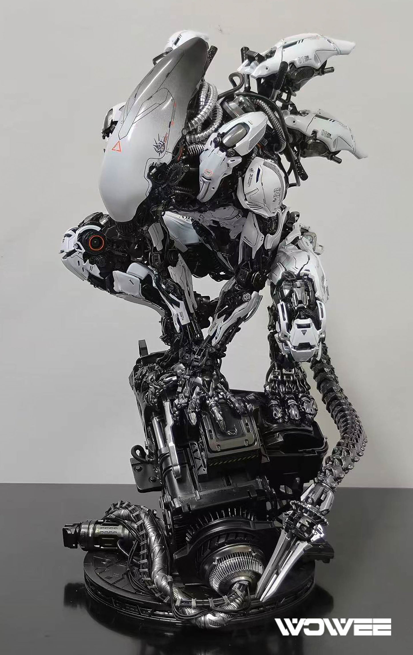 CYBORG-ALIEN - 30cm Resin Statue