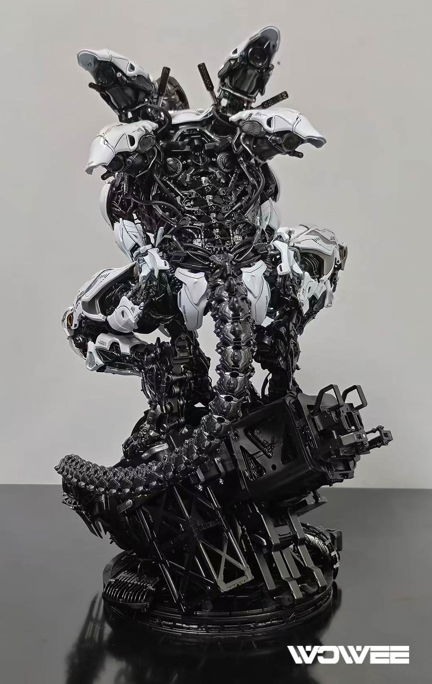 CYBORG-ALIEN - 30cm Resin Statue