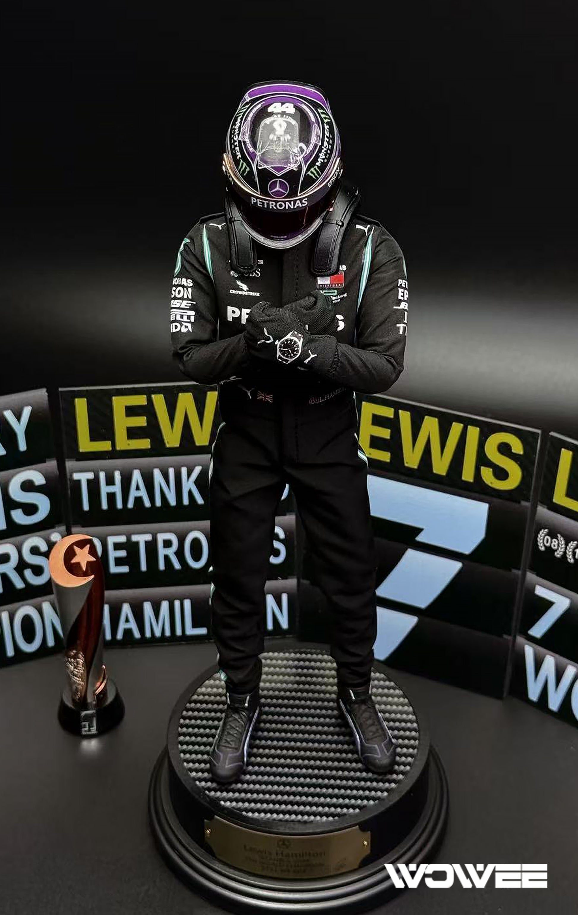 LEWIS HAMILTON - MERCEDES