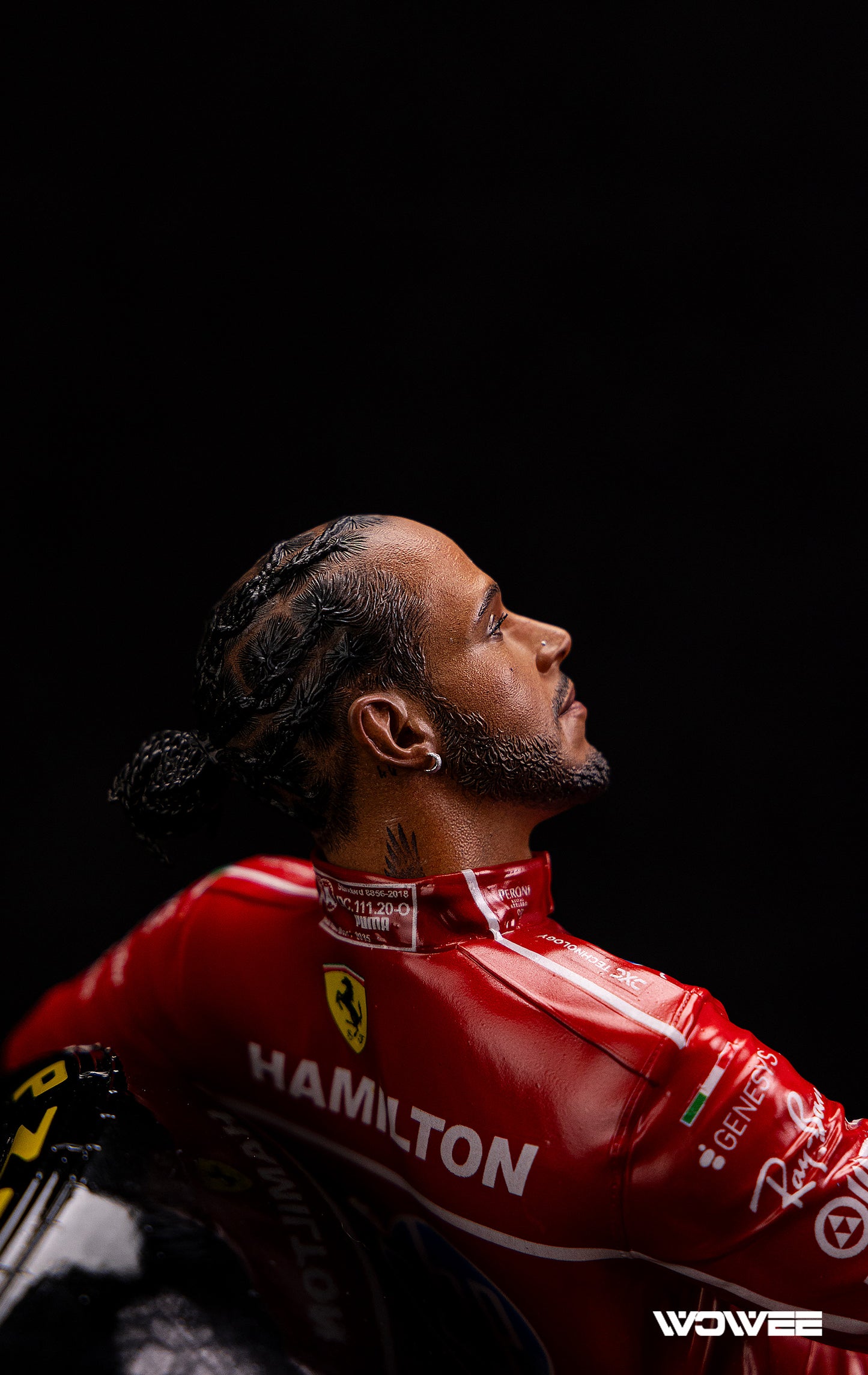 LEWIS HAMILTON - 1:6 SCALE STATUE