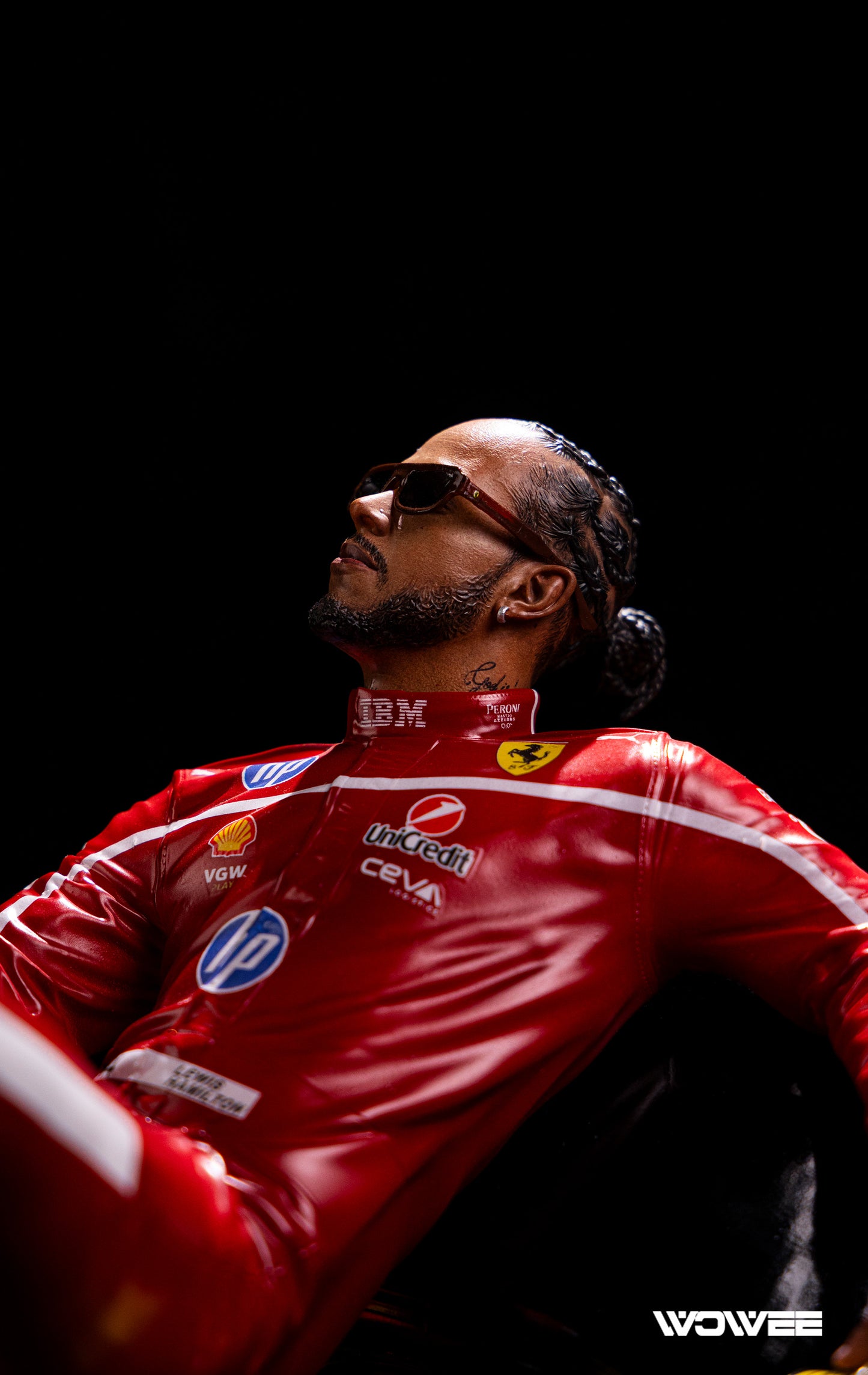 LEWIS HAMILTON - 1:6 SCALE STATUE