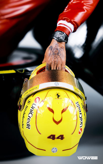 LEWIS HAMILTON - 1:6 SCALE STATUE
